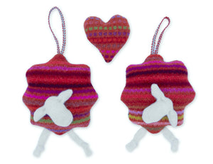 Spindle Berry Valentine Mini Pair of Sheep