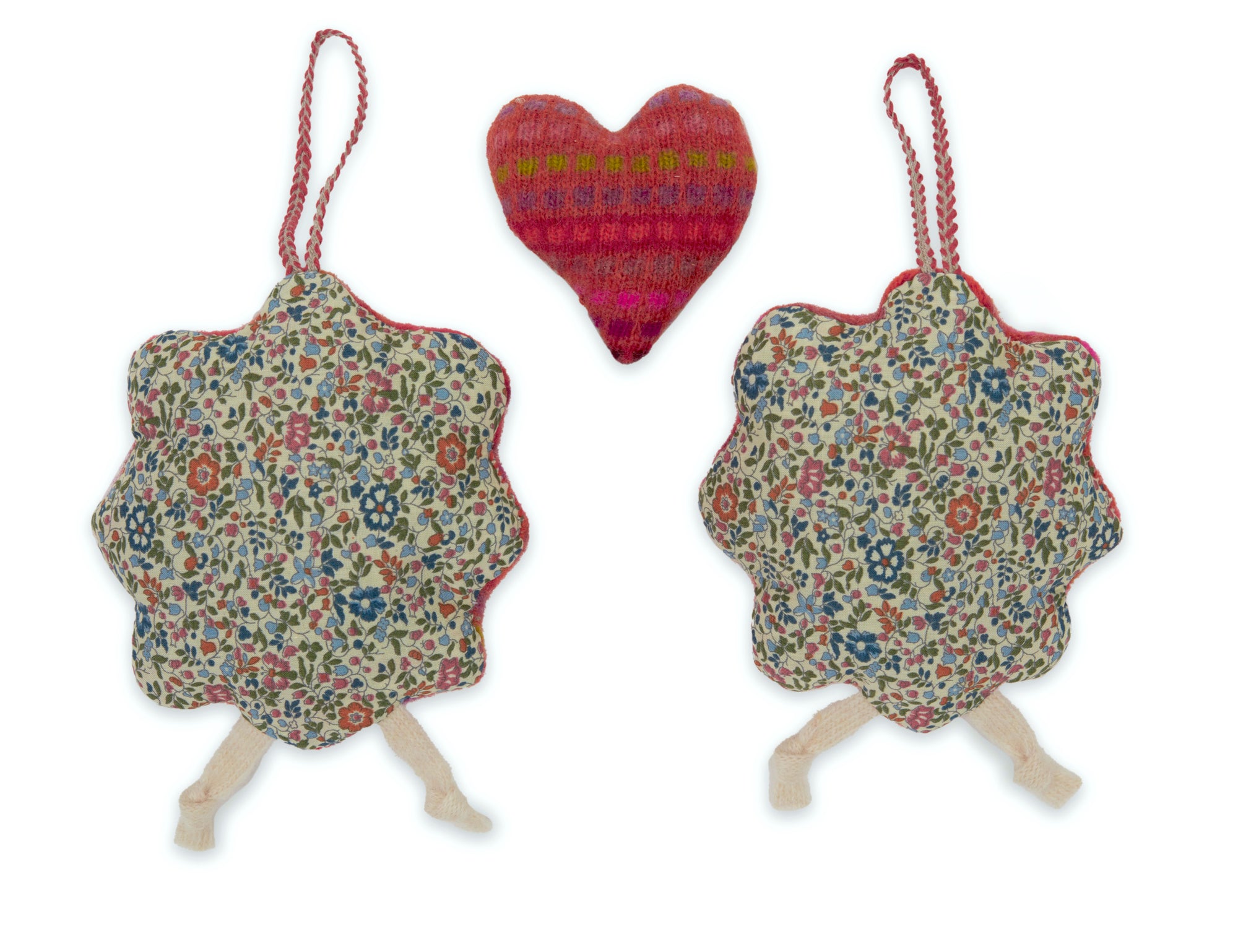 Spindle Berry Valentine Mini Pair of Sheep